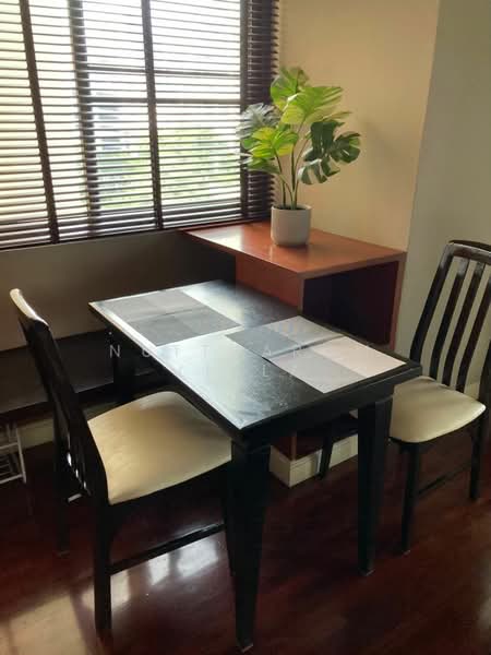 Baan Suanpetch, Bangkok, 18 Soi Sukhumvit 39, Khlong Tan Nua, Watthana, Bangkok, 2 Bedrooms, 132 sqm, Condo For Sale, by Nuttharom Linla, 500263310 - DDproperty.com