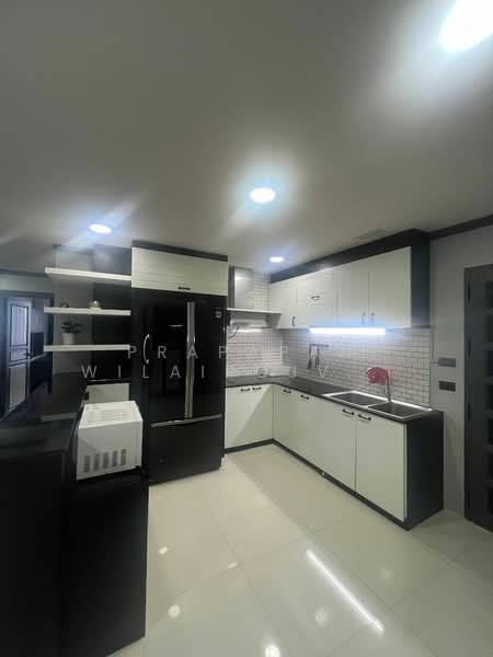 Supalai Place Sukhumvit 39, Bangkok, 175-179 Soi Sukhumvit 39 Sukhumvit Road, Khlong Tan Nua, Watthana, Bangkok, 3 Bedrooms, 120 sqm, Condo For Sale, by Prapapan Wilairojvorakul, 500263317 - DDproperty.com