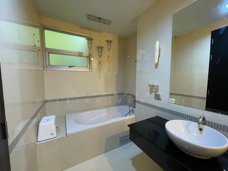 Baan Klang Krung Siam-Pathumwan, Bangkok, Petchburi Road, Thanon Phetchaburi, Ratchathewi, Bangkok, 2 Bedrooms, 90 sqm, Condo For Sale, by Prapapan Wilairojvorakul, 500263342 - DDproperty.com