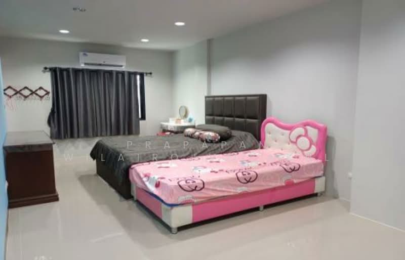 Wayra Biznet Romklao-Suvarnabhumi, Bangkok, 18-1 Romklao Road, Khlong Sam Prawet, Lat Krabang, Bangkok, 4 Bedrooms, 195 sqm, Townhouse For Sale, by Prapapan Wilairojvorakul, 500263355 - DDproperty.com