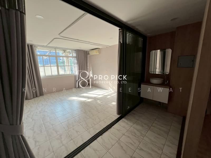 Shophouse For Rent Sukhumvit BTS Ekkamai mainstreet Watthana, Bangkok, สุขุมวิท, Khlong Tan Nua, Watthana, Bangkok, , 350 sqm, Shophouse For Rent, by Konrarat Deesawat, 500263474 - DDproperty.com