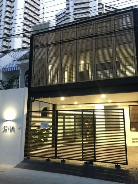 ขาย - ทาวน์เฮ้าส์ 2-ห้องนอน, กรุงเทพ