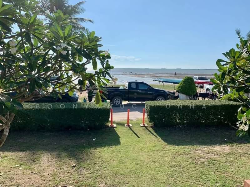 For Sale - 4-BR Villa, Chon Buri (Pattaya)