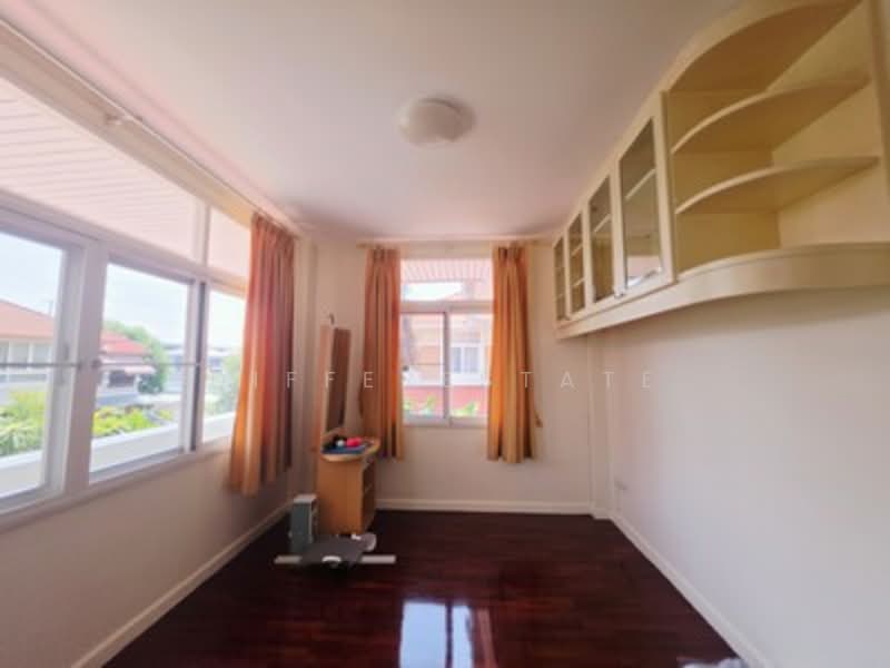 My Home Prachachuen, Bangkok, Songprapha Road, Si Khan, Don Mueang, Bangkok, 4 Bedrooms, 235 sqm, Single Detached House For Sale, by DifferEstate, 500263543 - DDproperty.com