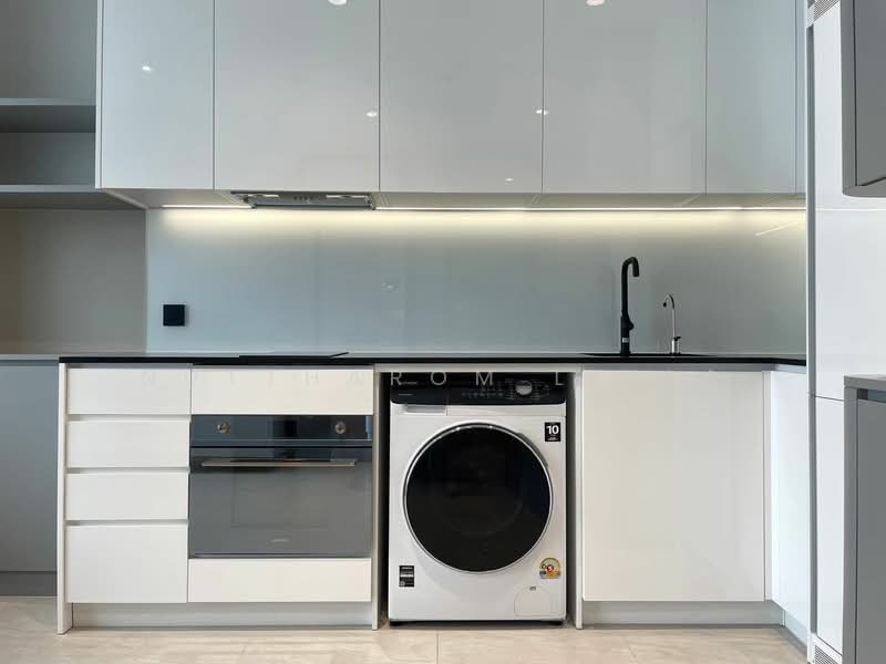 Tait Sathorn 12, Bangkok, Soi Sathorn 12, Sathorn Road, Silom, Bang Rak, Bangkok, 1 Bedroom, 53 sqm, Condo For Sale, by Nuttharom Linla, 500263583 - DDproperty.com