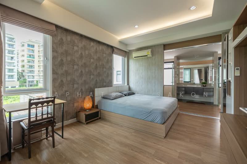 Bless Town Sukhumvit 50, Bangkok, Sukhumvit 50 Road, Phra Kanong, Khlong Toei, Bangkok, 3 Bedrooms, 263 sqm, Townhouse For Sale, by Praphatson Sakon, 500263599 - DDproperty.com