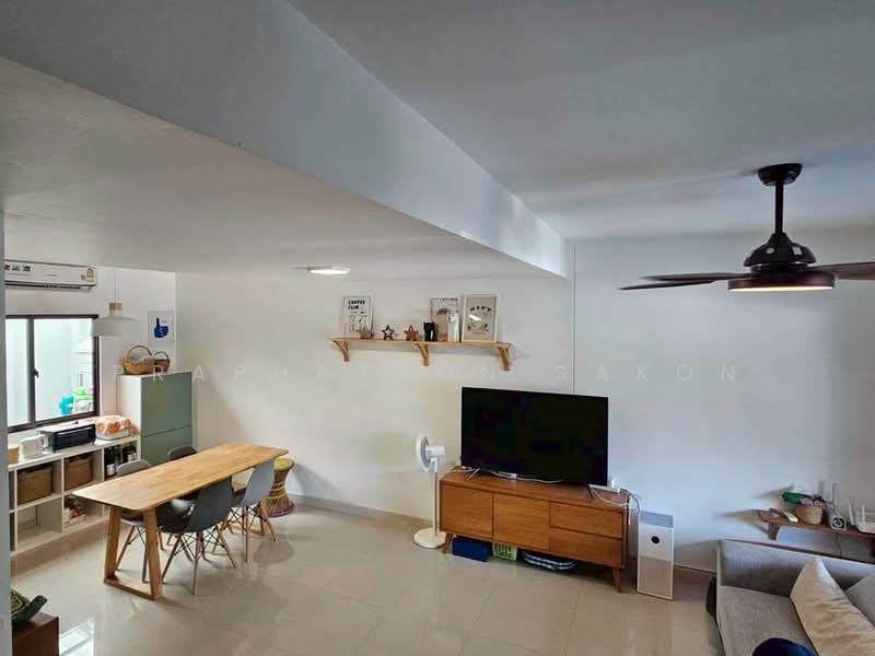 Pruksa Ville 73 Patthanakan, Bangkok, Soi Pattanakarn 38, Suan Luang, Suan Luang, Bangkok, 3 Bedrooms, 150 sqm, Townhouse For Sale, by Praphatson Sakon, 500263630 - DDproperty.com