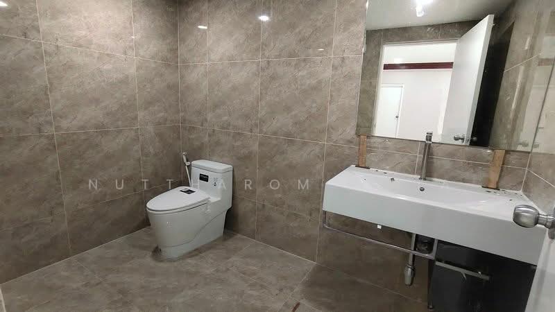 3-BR Townhouse, Bangkok, Khlong Tan Nua, Watthana, Bangkok, 3 Bedrooms, 204 sqm, Townhouse For Sale, by Nuttharom Linla, 500263631 - DDproperty.com