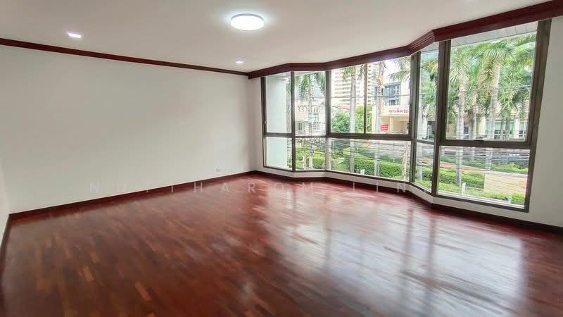 3-BR Townhouse, Bangkok, Khlong Tan Nua, Watthana, Bangkok, 3 Bedrooms, 204 sqm, Townhouse For Sale, by Nuttharom Linla, 500263631 - DDproperty.com