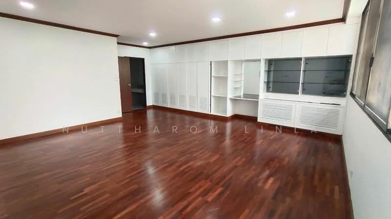 3-BR Townhouse, Bangkok, Khlong Tan Nua, Watthana, Bangkok, 3 Bedrooms, 204 sqm, Townhouse For Sale, by Nuttharom Linla, 500263631 - DDproperty.com