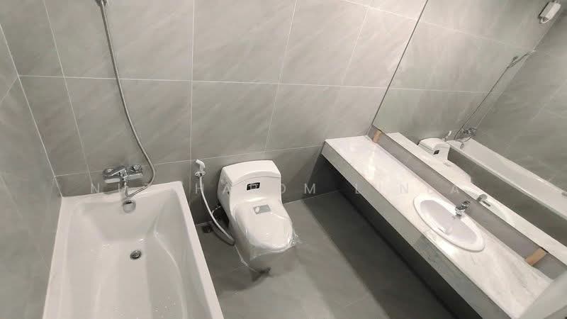 3-BR Townhouse, Bangkok, Khlong Tan Nua, Watthana, Bangkok, 3 Bedrooms, 204 sqm, Townhouse For Sale, by Nuttharom Linla, 500263631 - DDproperty.com