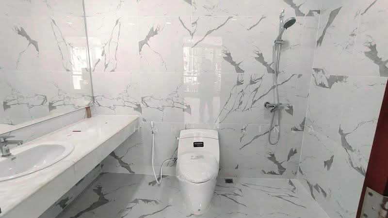 3-BR Townhouse, Bangkok, Khlong Tan Nua, Watthana, Bangkok, 3 Bedrooms, 204 sqm, Townhouse For Sale, by Nuttharom Linla, 500263631 - DDproperty.com