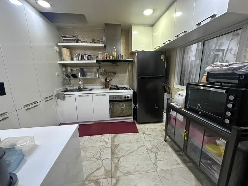 4-BR Townhouse, Bangkok, Khlong Tan Nua, Watthana, Bangkok, 4 Bedrooms, 200 sqm, Townhouse For Sale, by Nuttharom Linla, 500263647 - DDproperty.com