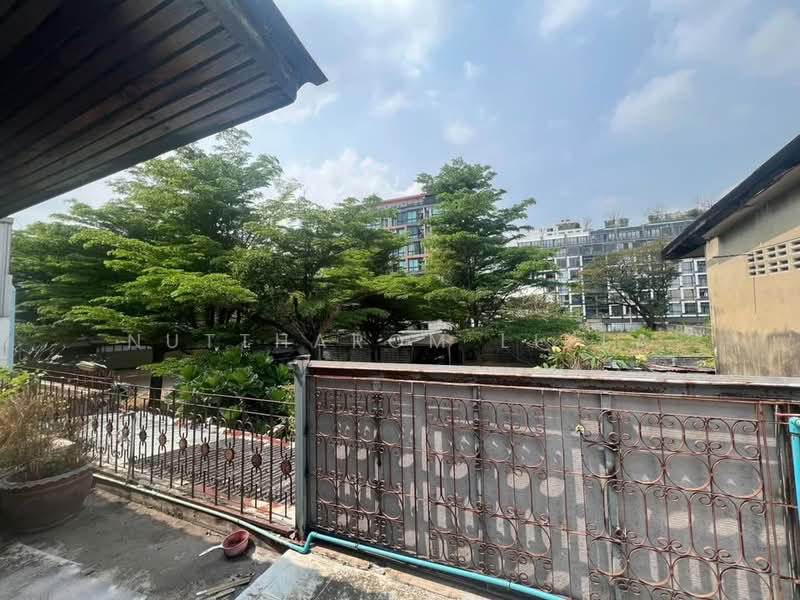 3-BR House, Bangkok, Samsen Nok, Huai Khwang, Bangkok, 3 Bedrooms, 150 sqm, Single Detached House For Sale, by Nuttharom Linla, 500263686 - DDproperty.com