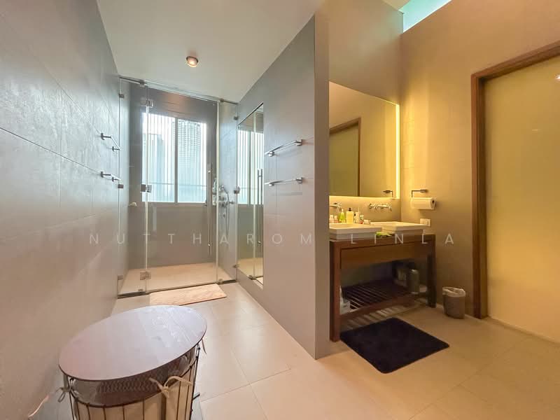 Ficus Lane, Bangkok, Soi Sukhumvit 44/1, Phra Kanong, Khlong Toei, Bangkok, 4 Bedrooms, 472 sqm, Condo For Sale, by Nuttharom Linla, 500263697 - DDproperty.com