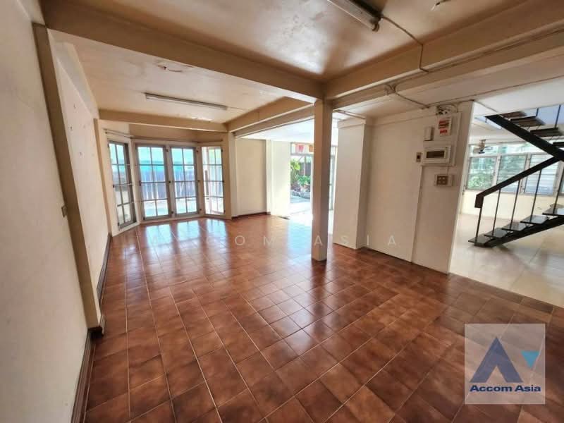 3 Bedrooms House for Rent in Sukhumvit, Bangkok near BTS Bang Chak, Bangkok, Khlong Tan Nua, Watthana, Bangkok, 3 Bedrooms, 300 sqm, Single Detached House For Rent, by Accom Asia, 500263727 - DDproperty.com