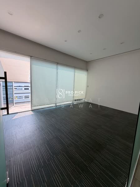 Office for rent close to BTS Ekkamai, Bangkok, Phra Kanong Nua, Watthana, Bangkok, , 110 sqm, Office Space For Rent, by Konrarat Deesawat, 500263731 - DDproperty.com