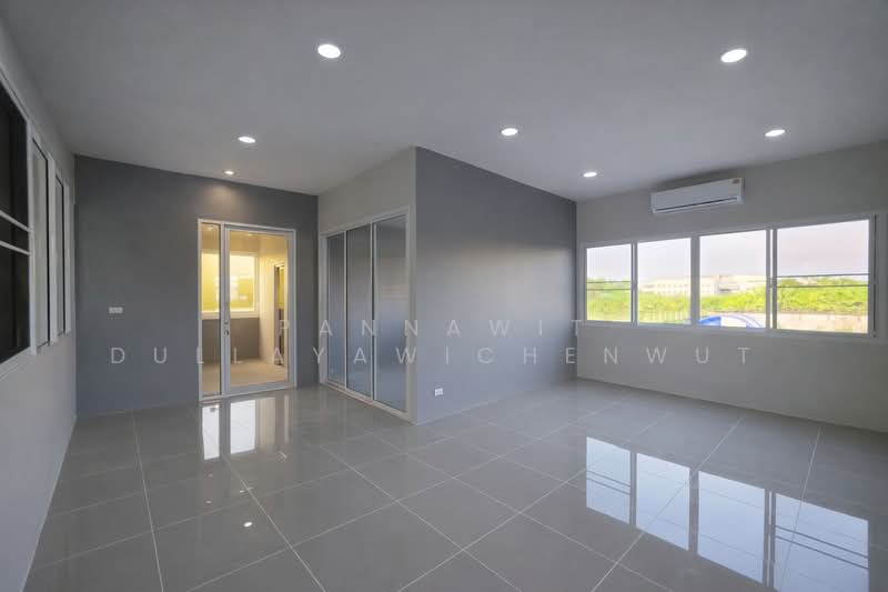 Office, warehouse, showroom for rent, 279 sq.m., Khlong Chan, Bang Kapi, Bangkok (Code: JKP370), Bangkok, Khlong Chan, Bang Kapi, Bangkok, , 279 sqm, Warehouse/Factory For Rent, by Pannawit Dullayawichenwut, 500263746 - DDproperty.com