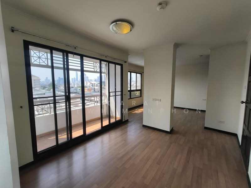 Lumpini Place Narathiwas 24, Bangkok, Sathu Pradit 19 Alley 3, Chong Nonsi, Yan Nawa, Bangkok, 3 Bedrooms, 128 sqm, Condo For Sale, by Sudarat Chiewpimonphon, 500263787 - DDproperty.com