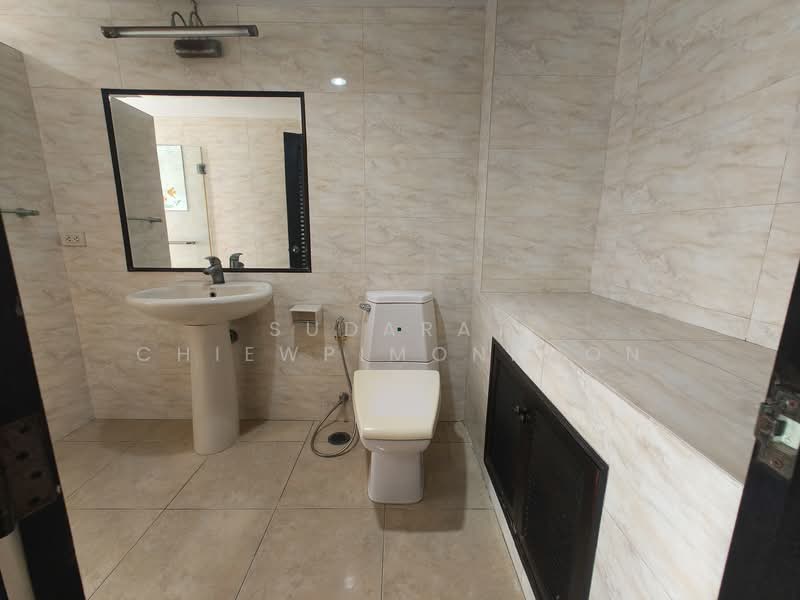 Lumpini Place Narathiwas 24, Bangkok, Sathu Pradit 19 Alley 3, Chong Nonsi, Yan Nawa, Bangkok, 3 Bedrooms, 128 sqm, Condo For Sale, by Sudarat Chiewpimonphon, 500263787 - DDproperty.com