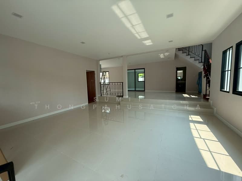 Ladawan Pinklao-Borommaratchachonnani, Bangkok, Borommaratchachonnani Road, Sala Thammasop, Thawi Watthana, Bangkok, 4 Bedrooms, 350 sqm, Single Detached House For Sale, by Sumit Thongpahusatcha, 500263846 - DDproperty.com