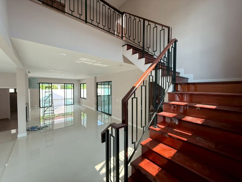 Ladawan Pinklao-Borommaratchachonnani, Bangkok, Borommaratchachonnani Road, Sala Thammasop, Thawi Watthana, Bangkok, 4 Bedrooms, 350 sqm, Single Detached House For Sale, by Sumit Thongpahusatcha, 500263846 - DDproperty.com