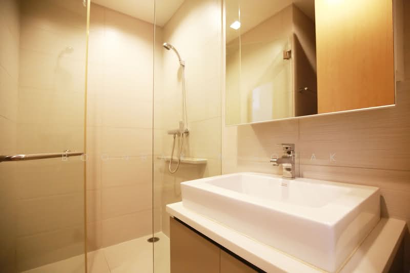 Siri At Sukhumvit, Bangkok, 902 Sukhumvit Road, Phra Kanong, Khlong Toei, Bangkok, 2 Bedrooms, 68 sqm, Condo For Rent, by Boonraksa Sopak, 500263902 - DDproperty.com