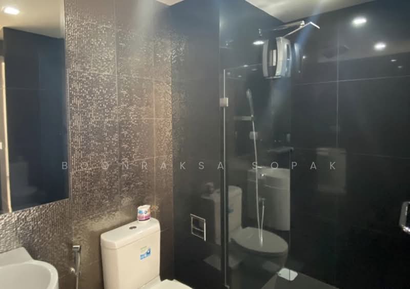 Rhythm Sukhumvit 36-38, Bangkok, 55 Soi Sukhumvit 36, Sukhumvit Road, Phra Kanong, Khlong Toei, Bangkok, 2 Bedrooms, 55 sqm, Condo For Rent, by Boonraksa Sopak, 500264005 - DDproperty.com