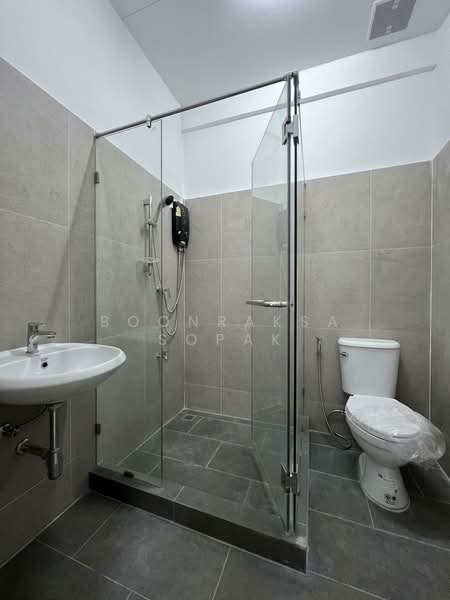 ทาวน์เฮ้าส์ 3-ห้องนอน, กรุงเทพ, ดินแดง, ดินแดง, กรุงเทพ, 140 ตร.ม., ทาวน์เฮ้าส์ ให้เช่า, โดย Boonraksa Sopak, 500264074 - DDproperty.com