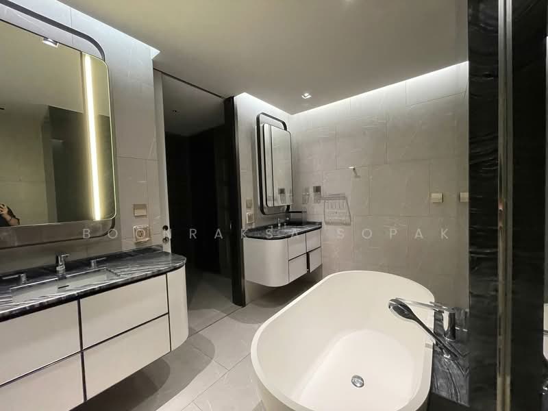 The Reserve 61 Hideaway, Bangkok, 92 Sukhumvit 61, Khlong Tan Nua, Watthana, Bangkok, 3 Bedrooms, 150 sqm, Condo For Rent, by Boonraksa Sopak, 500264175 - DDproperty.com