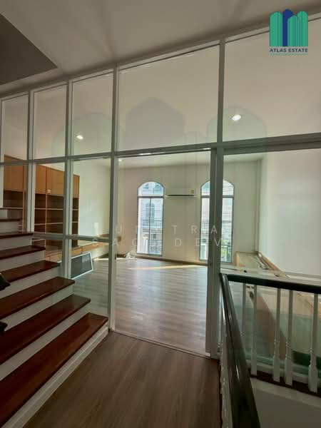 Baan Klangmuang Grand De Paris Ratchada, Bangkok, Pradit Manutham Road, Wang Thonglang, Wang Thonglang, Bangkok, 3 Bedrooms, 240 sqm, Townhouse For Rent, by Sunitra Sachdev, 500264222 - DDproperty.com