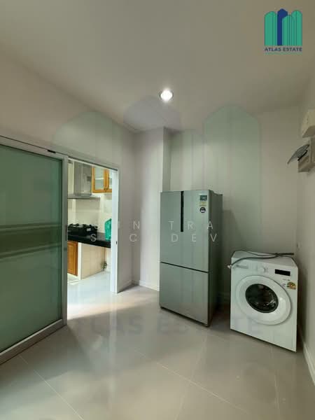 Baan Klangmuang Grand De Paris Ratchada, Bangkok, Pradit Manutham Road, Wang Thonglang, Wang Thonglang, Bangkok, 3 Bedrooms, 240 sqm, Townhouse For Rent, by Sunitra Sachdev, 500264222 - DDproperty.com