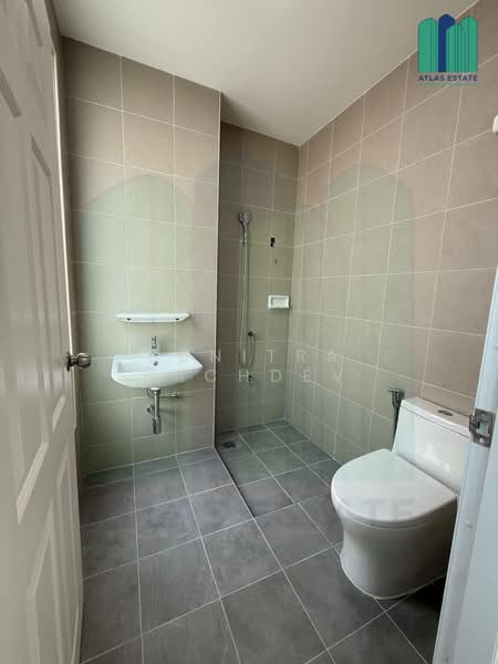 Baan Klangmuang Grand De Paris Ratchada, Bangkok, Pradit Manutham Road, Wang Thonglang, Wang Thonglang, Bangkok, 3 Bedrooms, 240 sqm, Townhouse For Rent, by Sunitra Sachdev, 500264222 - DDproperty.com