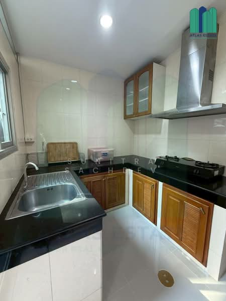 Baan Klangmuang Grand De Paris Ratchada, Bangkok, Pradit Manutham Road, Wang Thonglang, Wang Thonglang, Bangkok, 3 Bedrooms, 240 sqm, Townhouse For Rent, by Sunitra Sachdev, 500264222 - DDproperty.com