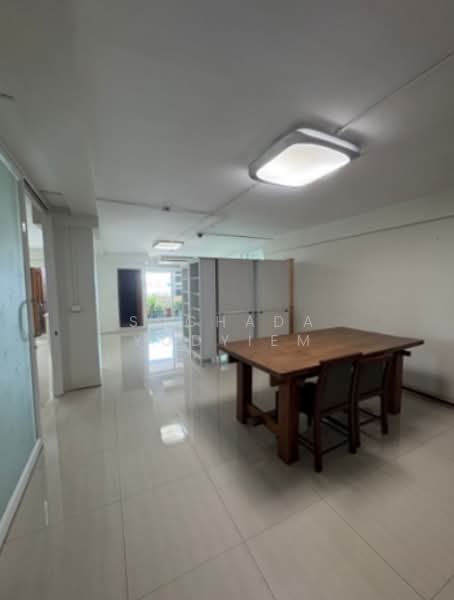 ITF Silom Palace, Bangkok, 160 Soi Naradhiwas Rajanagarindra 1, Suriyawong, Bang Rak, Bangkok, 1 Bedroom, 50 sqm, Condo For Sale, by Suchada Yodyiem, 500264229 - DDproperty.com