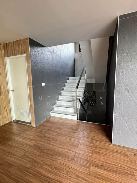 Office 440sq m, Bangkok, Khlong Song Ton Nun, Lat Krabang, Bangkok, , 440 sqm, Shophouse For Rent, by Suthatcha Rungchiwa, 500264252 - DDproperty.com