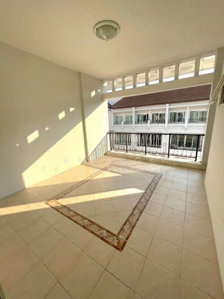 Baan Klang Krung Sathorn-Narathiwas, Bangkok, 599 Nonsi Road, Chong Nonsi, Yan Nawa, Bangkok, 3 Bedrooms, 200 sqm, Townhouse For Rent, by Bangkok Residential, 500264261 - DDproperty.com