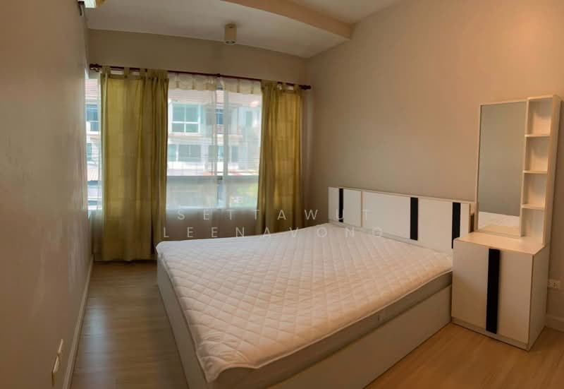 3-BR Townhouse, Bangkok, Saphan Sung, Saphan Sung, Bangkok, 3 Bedrooms, 180 sqm, Townhouse For Rent, by Settawut Leenavong, 500264265 - DDproperty.com
