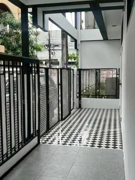 Baan Suan Charoenjai : บ้านสวนเจริญใจ, กรุงเทพ, ซอย เอกมัย12, คลองตันเหนือ, วัฒนา, กรุงเทพ, 210 ตร.ม., บ้านแฝด ขาย, โดย chotika onlinerealtor, 500264392 - DDproperty.com