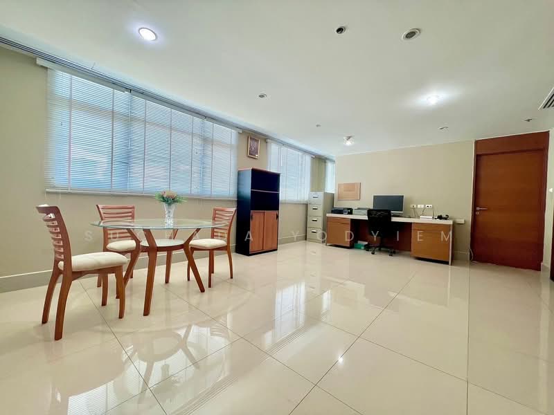 Sukhumvit City Resort, Bangkok, 51 Soi Sukhumvit 11, Khlongtoei Nua, Watthana, Bangkok, 2 Bedrooms, 125 sqm, Condo For Sale, by Suchada Yodyiem, 500264428 - DDproperty.com