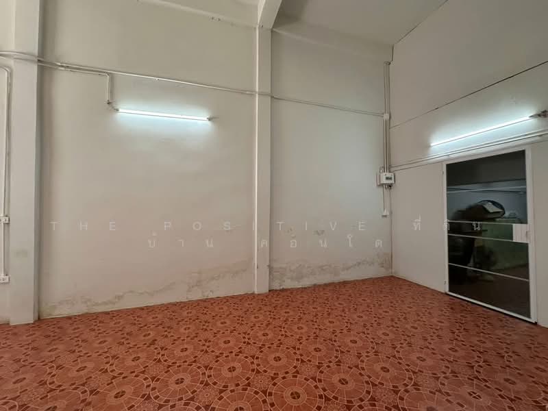 For Sale - Renovated Commercial Building / Shophouse next to Makro Chiang Mai, Chiang Mai