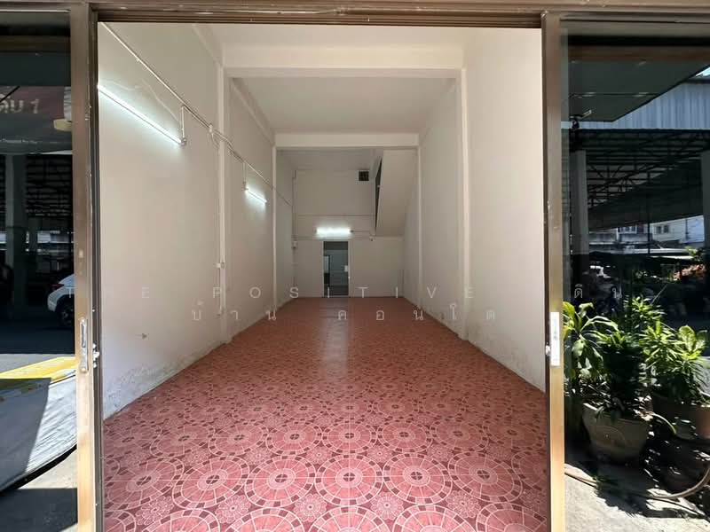For Sale - Renovated Commercial Building / Shophouse next to Makro Chiang Mai, Chiang Mai