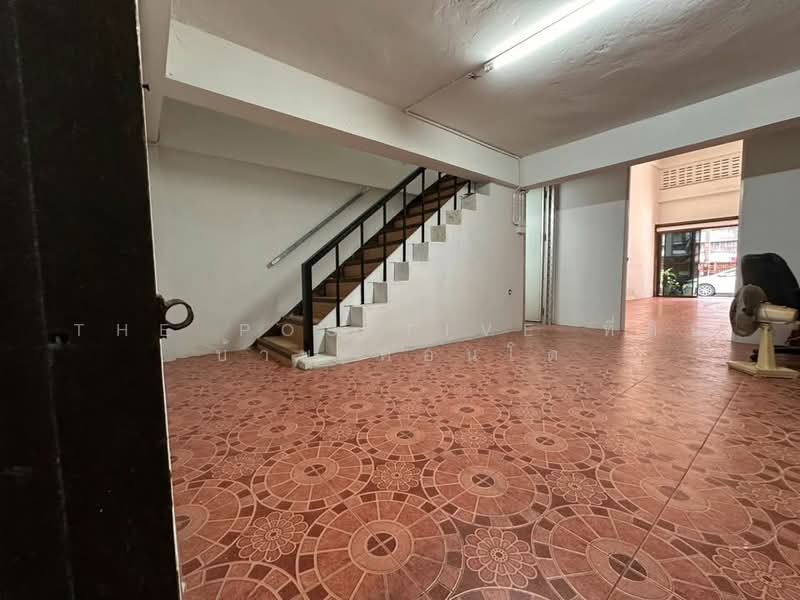 For Sale - Renovated Commercial Building / Shophouse next to Makro Chiang Mai, Chiang Mai