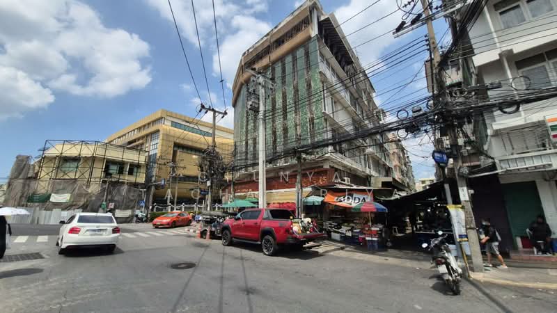 ขาย - อาคารพานิชย์แปลงหัวมุม บริเวณแยกถนนสามเสน-ลูกหลวง, เพียง 200 ม. จาก MRT หอสมุดแห่งชาติ (กำลังสร้าง), กรุงเทพ