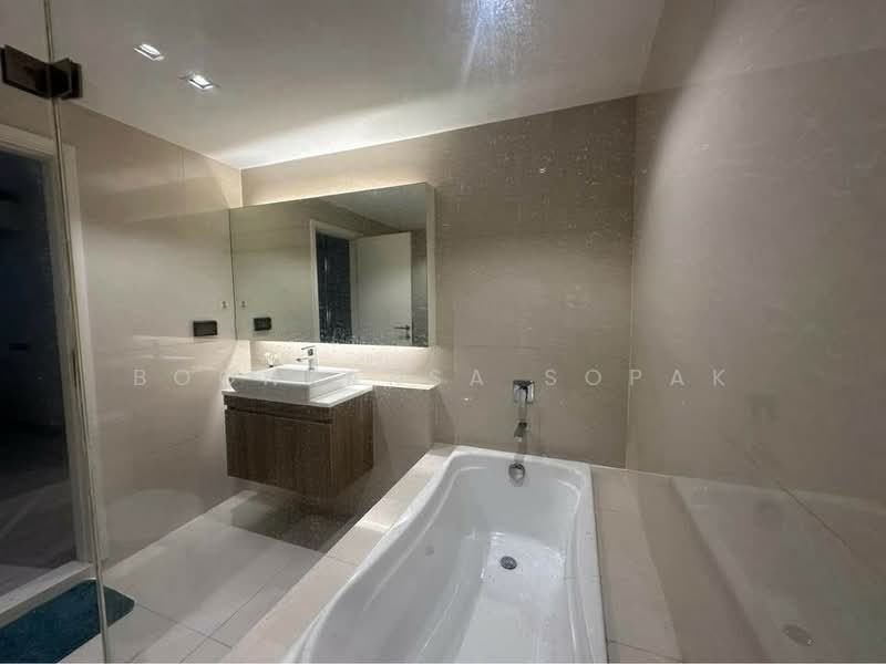 Vtara Sukhumvit 36, Bangkok, 118 Soi Saen Sabai, Phra Kanong, Khlong Toei, Bangkok, 2 Bedrooms, 58 sqm, Condo For Rent, by Boonraksa Sopak, 500264555 - DDproperty.com