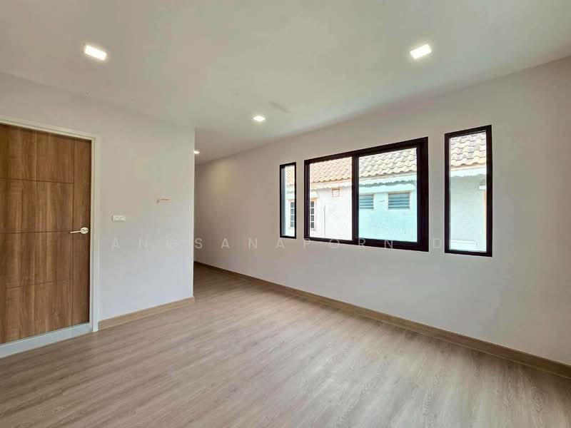 Ladawan Pinklao-Borommaratchachonnani, Bangkok, Borommaratchachonnani Road, Sala Thammasop, Thawi Watthana, Bangkok, 4 Bedrooms, 348 sqm, Single Detached House For Sale, by Angsanaporn D, 500264559 - DDproperty.com