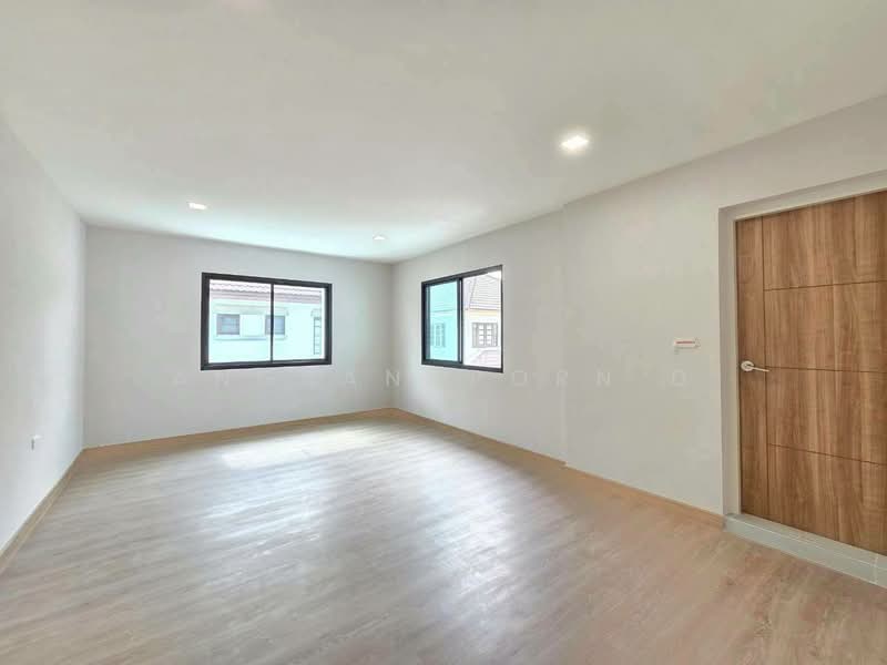 Ladawan Pinklao-Borommaratchachonnani, Bangkok, Borommaratchachonnani Road, Sala Thammasop, Thawi Watthana, Bangkok, 4 Bedrooms, 348 sqm, Single Detached House For Sale, by Angsanaporn D, 500264559 - DDproperty.com