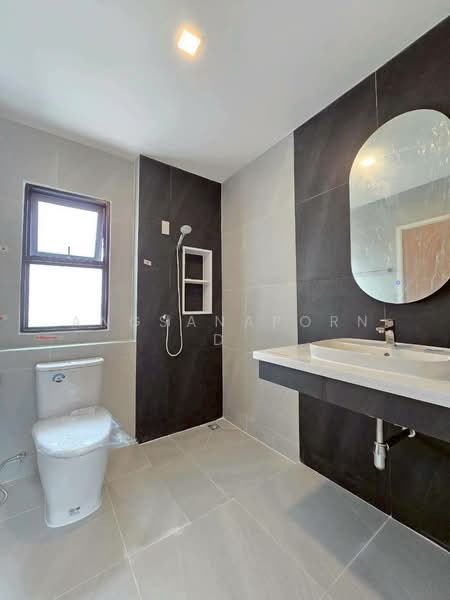 Ladawan Pinklao-Borommaratchachonnani, Bangkok, Borommaratchachonnani Road, Sala Thammasop, Thawi Watthana, Bangkok, 4 Bedrooms, 348 sqm, Single Detached House For Sale, by Angsanaporn D, 500264559 - DDproperty.com