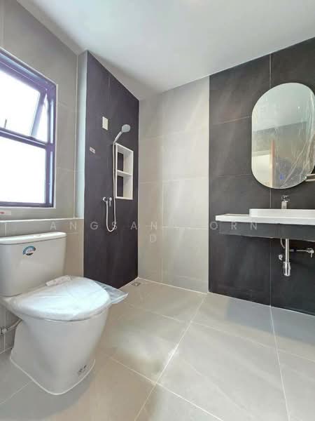 Ladawan Pinklao-Borommaratchachonnani, Bangkok, Borommaratchachonnani Road, Sala Thammasop, Thawi Watthana, Bangkok, 4 Bedrooms, 348 sqm, Single Detached House For Sale, by Angsanaporn D, 500264559 - DDproperty.com