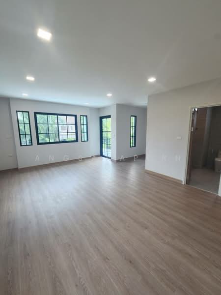 Ladawan Pinklao-Borommaratchachonnani, Bangkok, Borommaratchachonnani Road, Sala Thammasop, Thawi Watthana, Bangkok, 4 Bedrooms, 348 sqm, Single Detached House For Sale, by Angsanaporn D, 500264559 - DDproperty.com